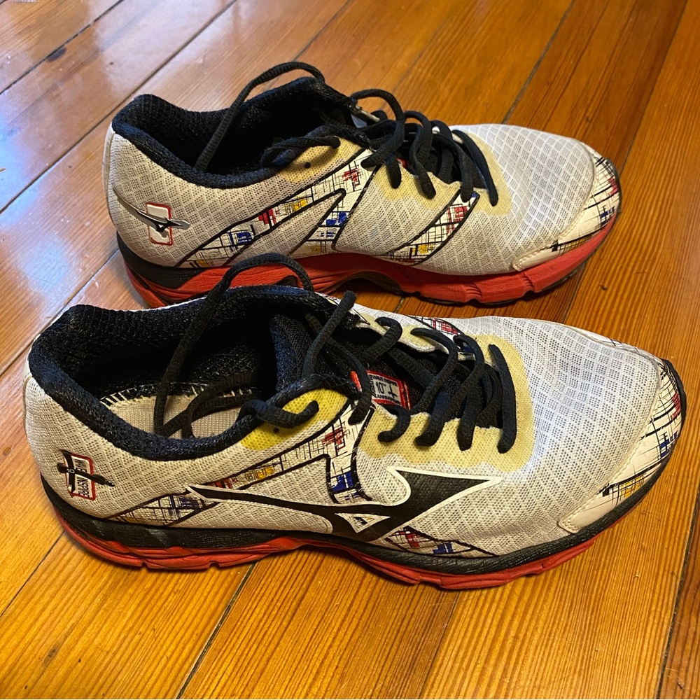 Mizuno Sneakers
